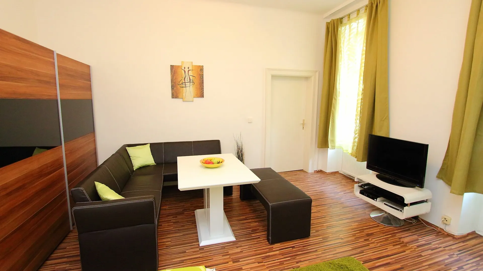 Checkvienna - Simmeringer Hauptstrasse Apartman